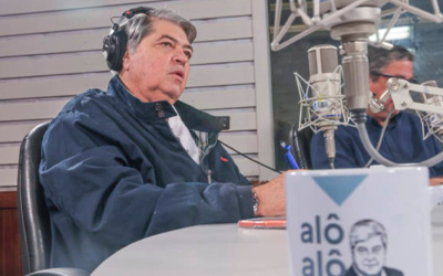 Calma, Datena! Jornalista se irrita durante programa de rádio: “Não tem ninguém ouvindo”