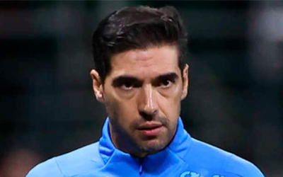 Abel Ferreira é suspenso por dois jogos após chutar microfone no Brasileirão; entenda
